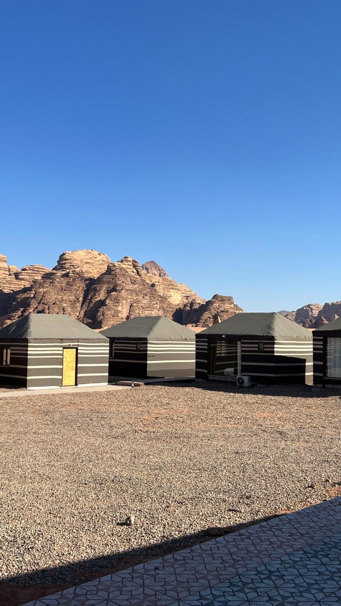 Sunlight Camp Lägenhet Wadi Rum Exteriör bild